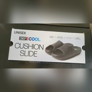 32 Degrees Black Cushion Slide Sandals